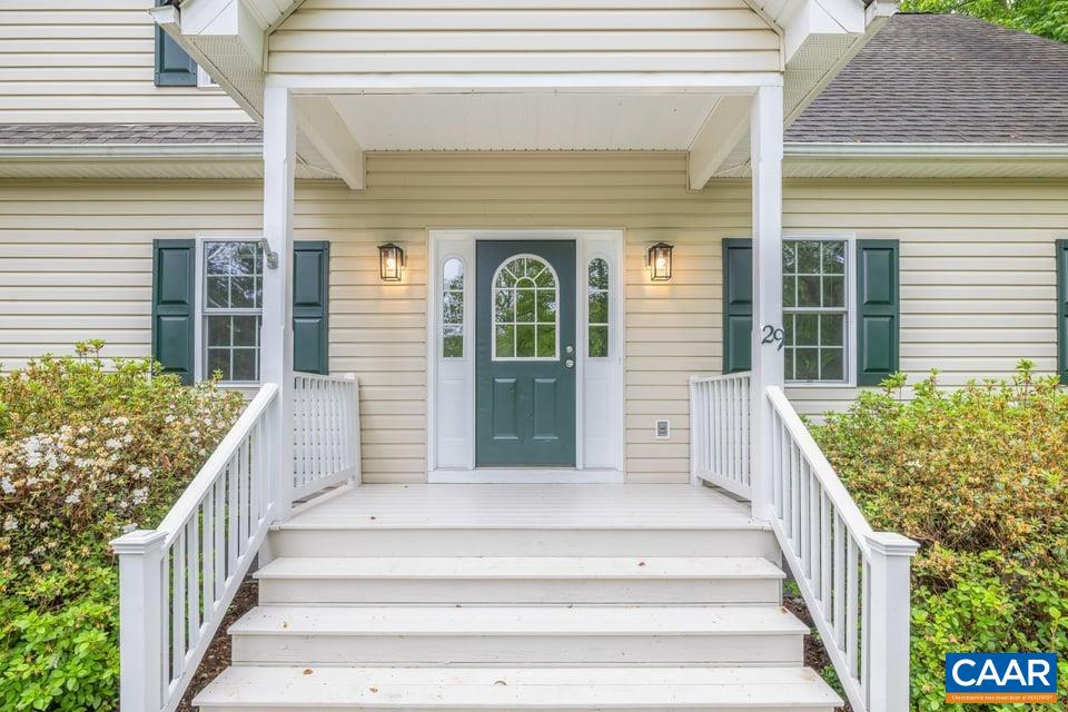29 TUSCARORA DR
