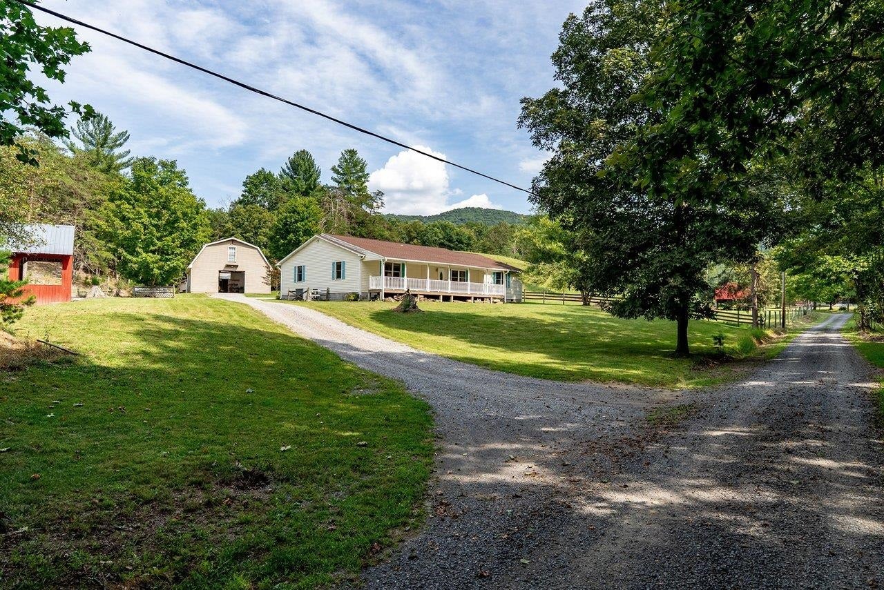 801 MOYERS LN