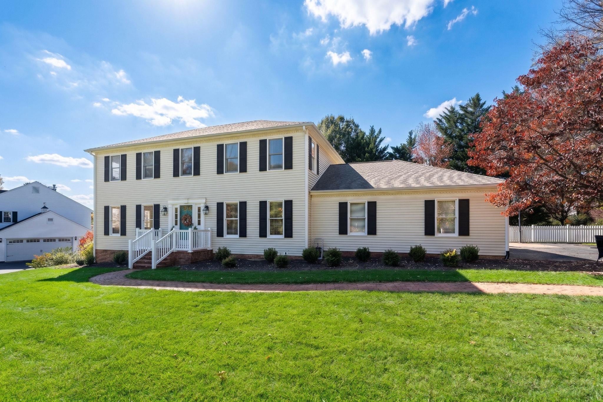 133 HUNTINGTON PL
