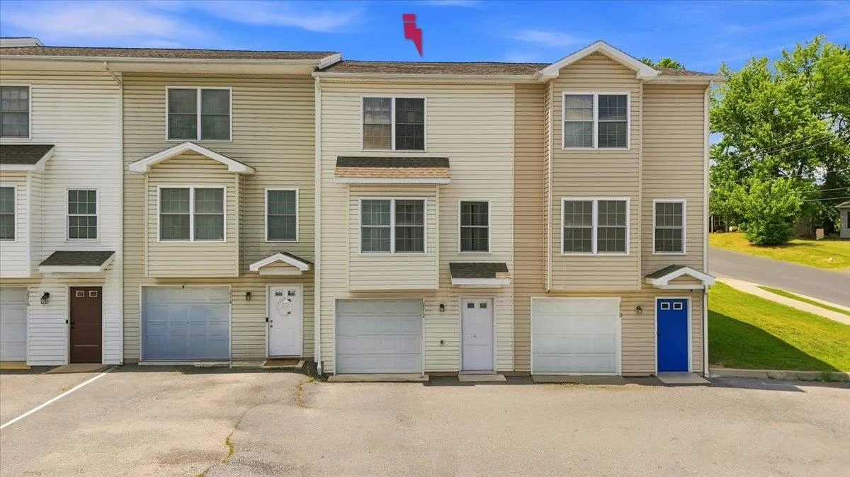 2312 Kendall Ln