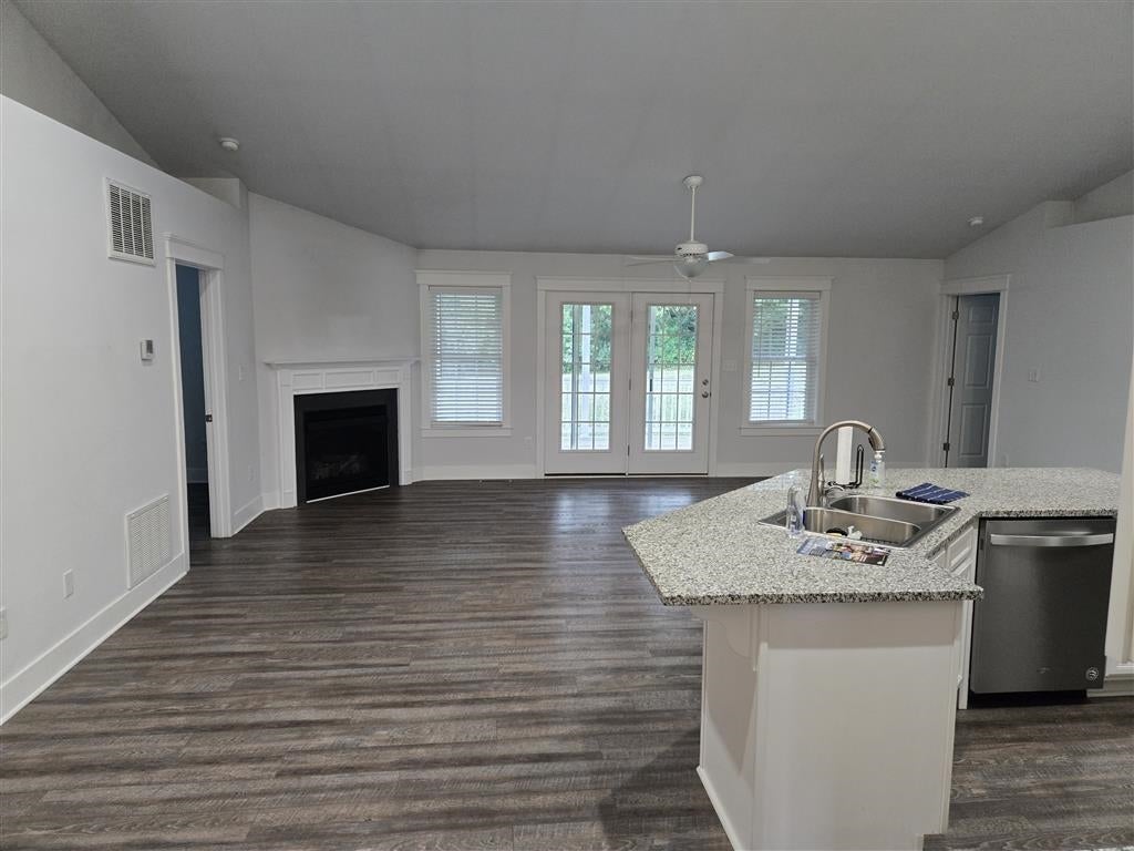 117 LINDBURGH DR