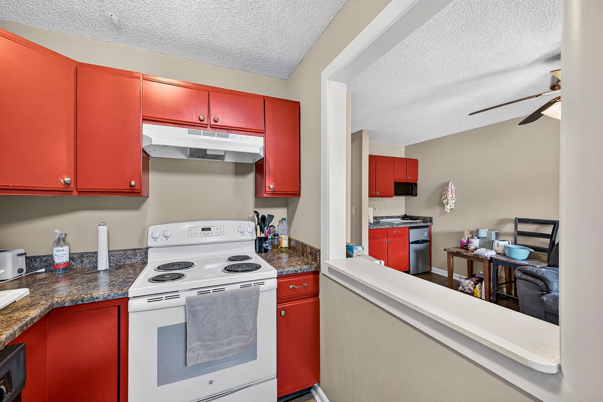 1319 BRADLEY DR