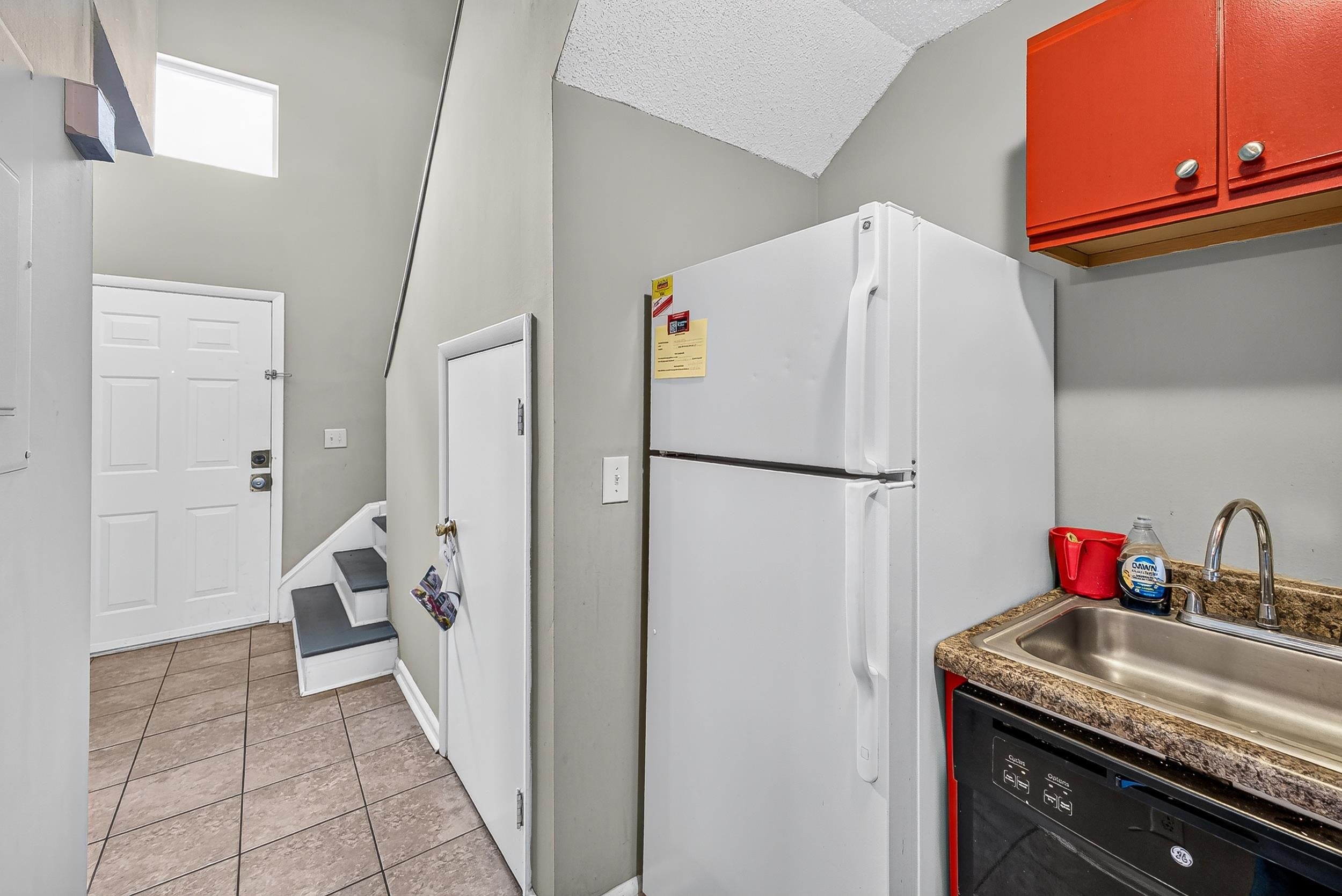 1319 BRADLEY DR