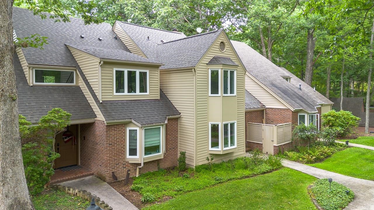 62 DEEPWOOD LN