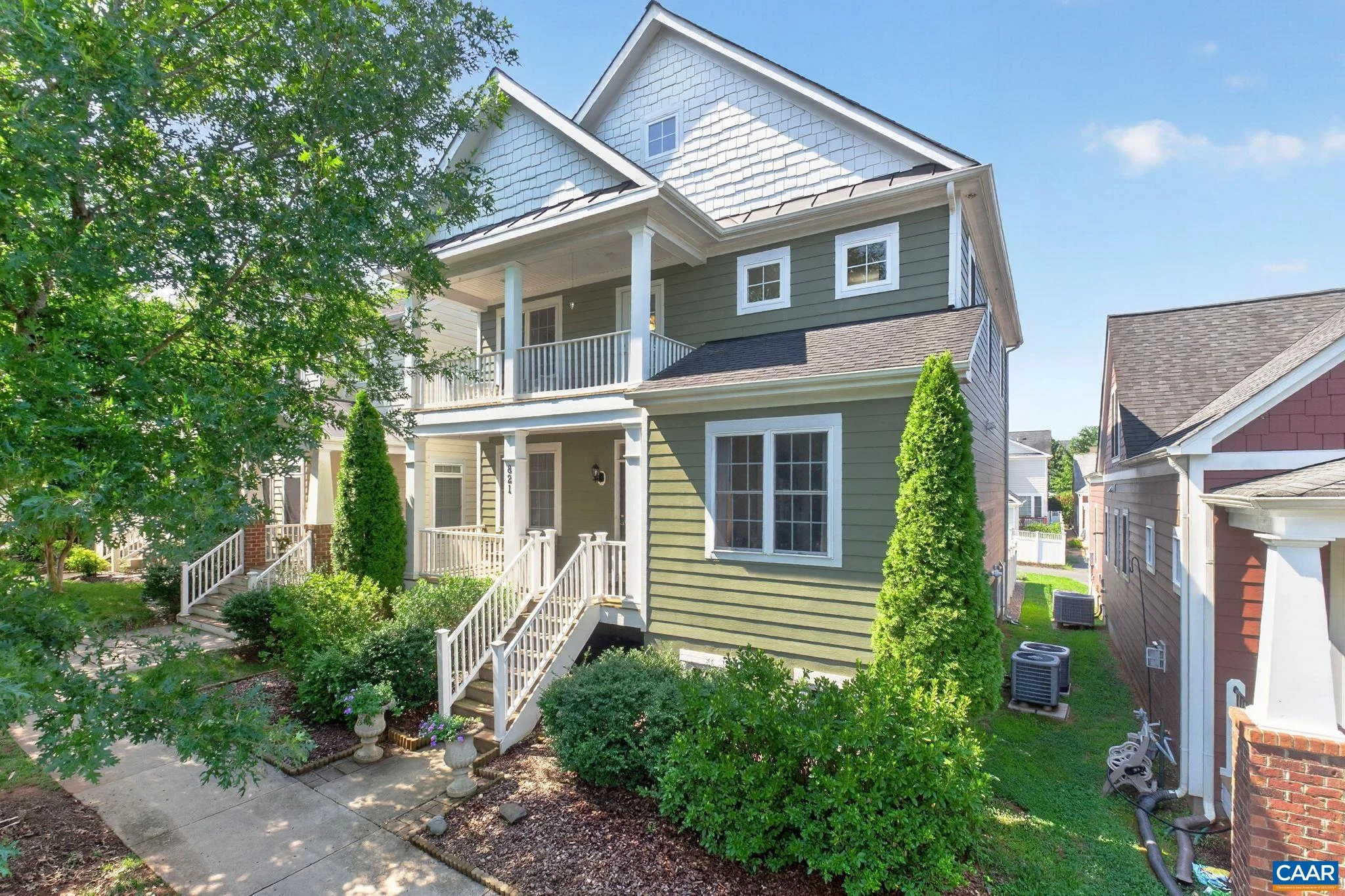 821 Cole St