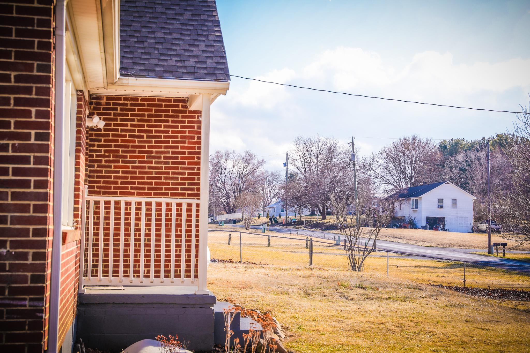 11 TWO WOOD LN