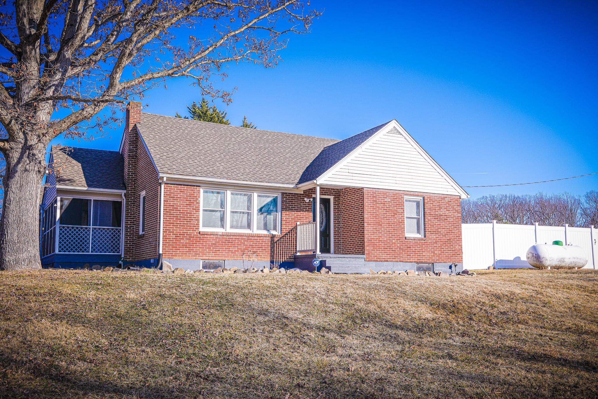 11 TWO WOOD LN