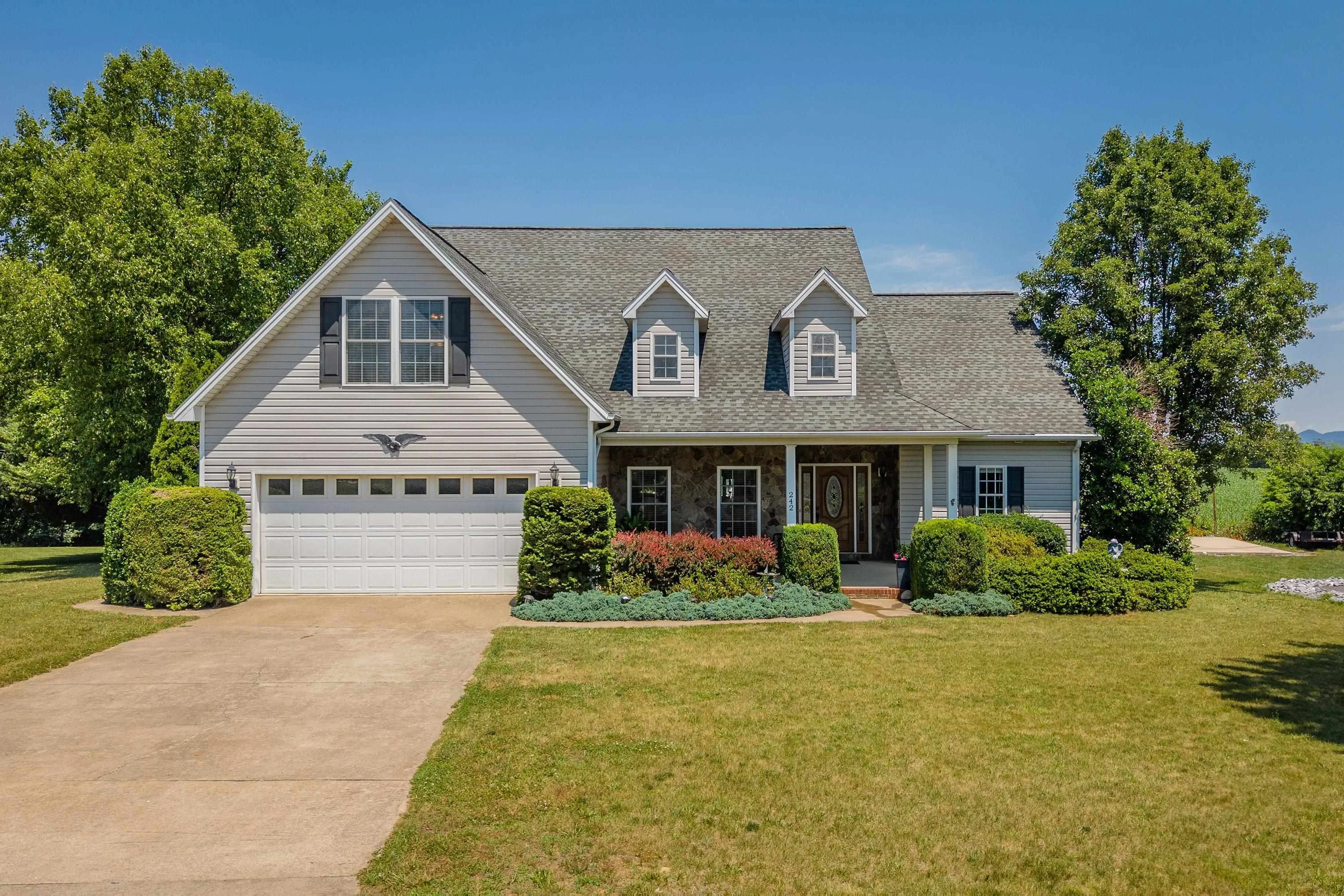 242 Kensington Dr, Elkton, VA, 22827