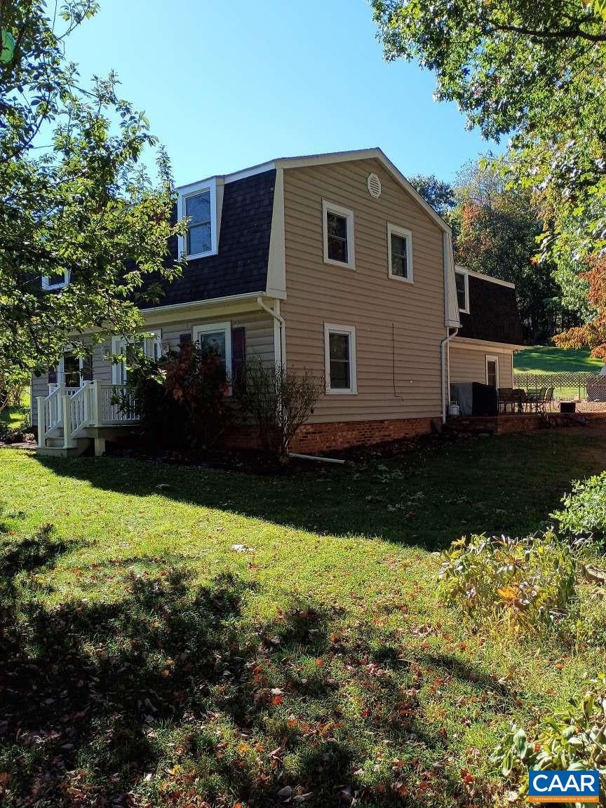 206 ROBINHOOD RD