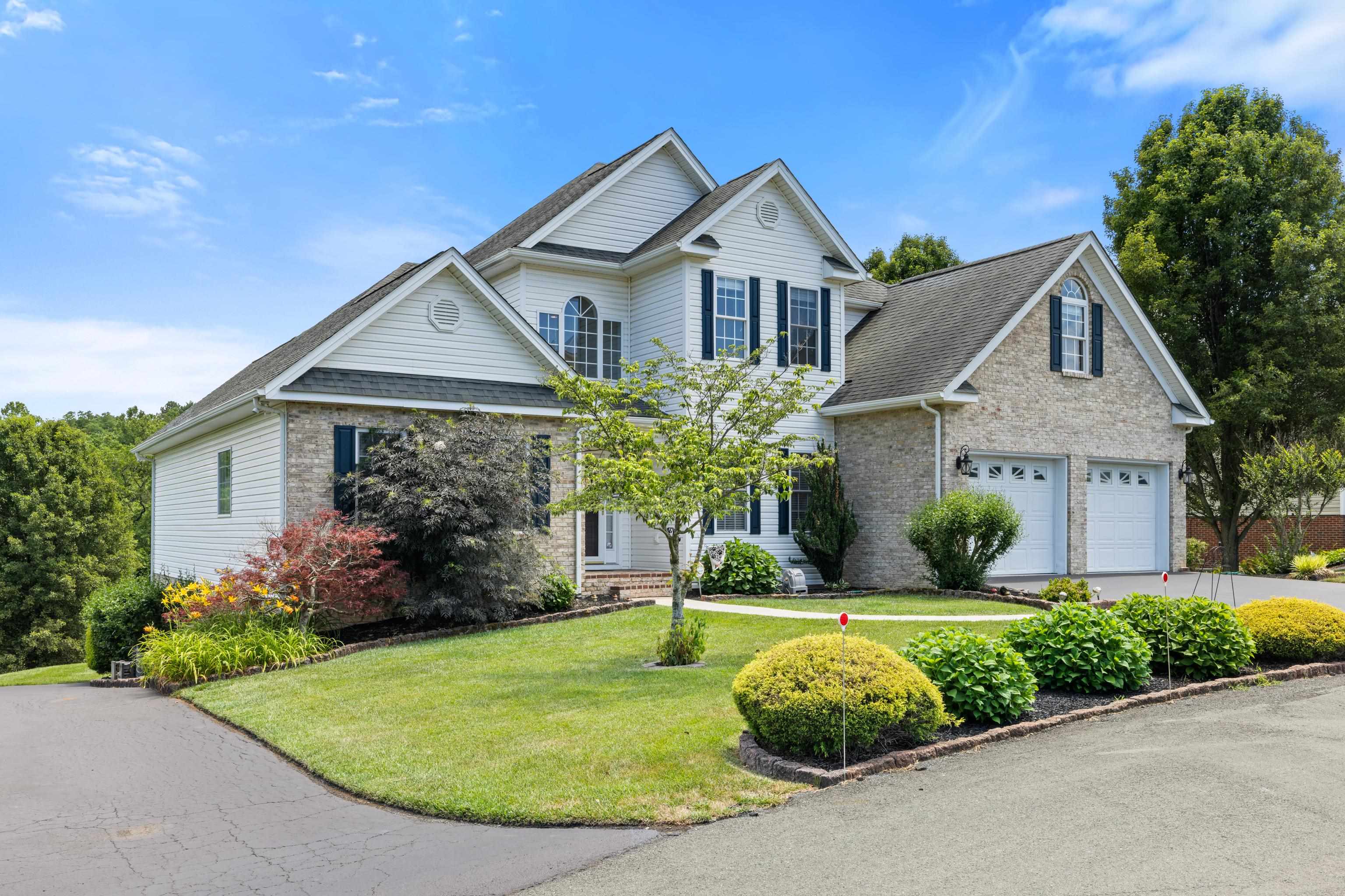 287 KENSINGTON DR