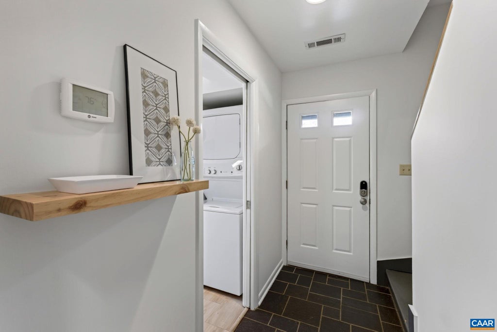 Photo of 718 Merion Greene, Charlottesville, VA 22901 (MLS # 681573)