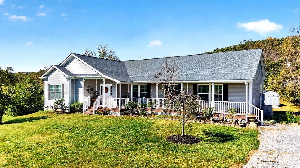 10 BLESSING HILL BARN LN