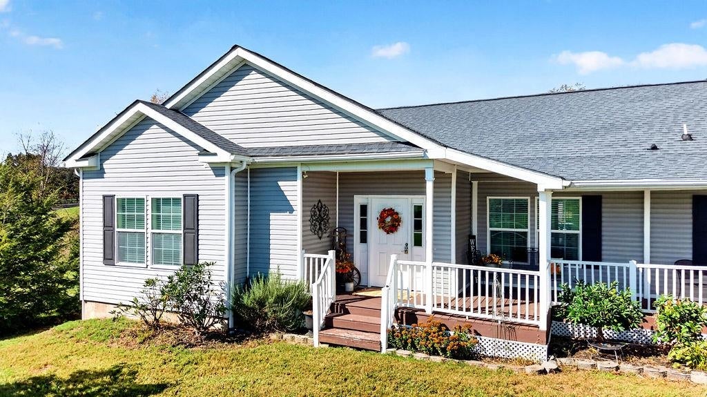 10 BLESSING HILL BARN LN