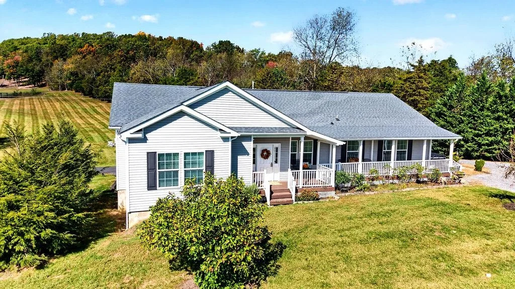 10 Blessing Hill Barn Ln