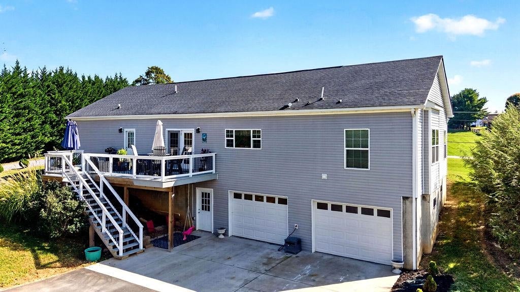10 BLESSING HILL BARN LN