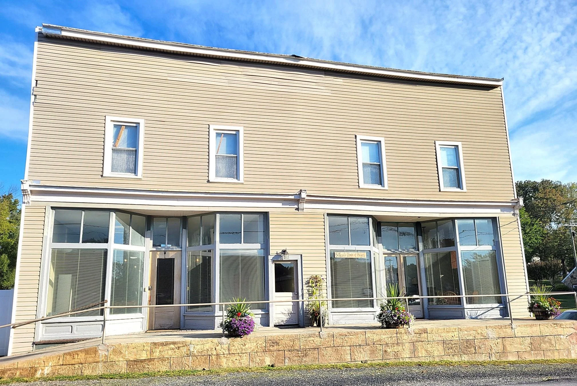 22 Wayne Ave