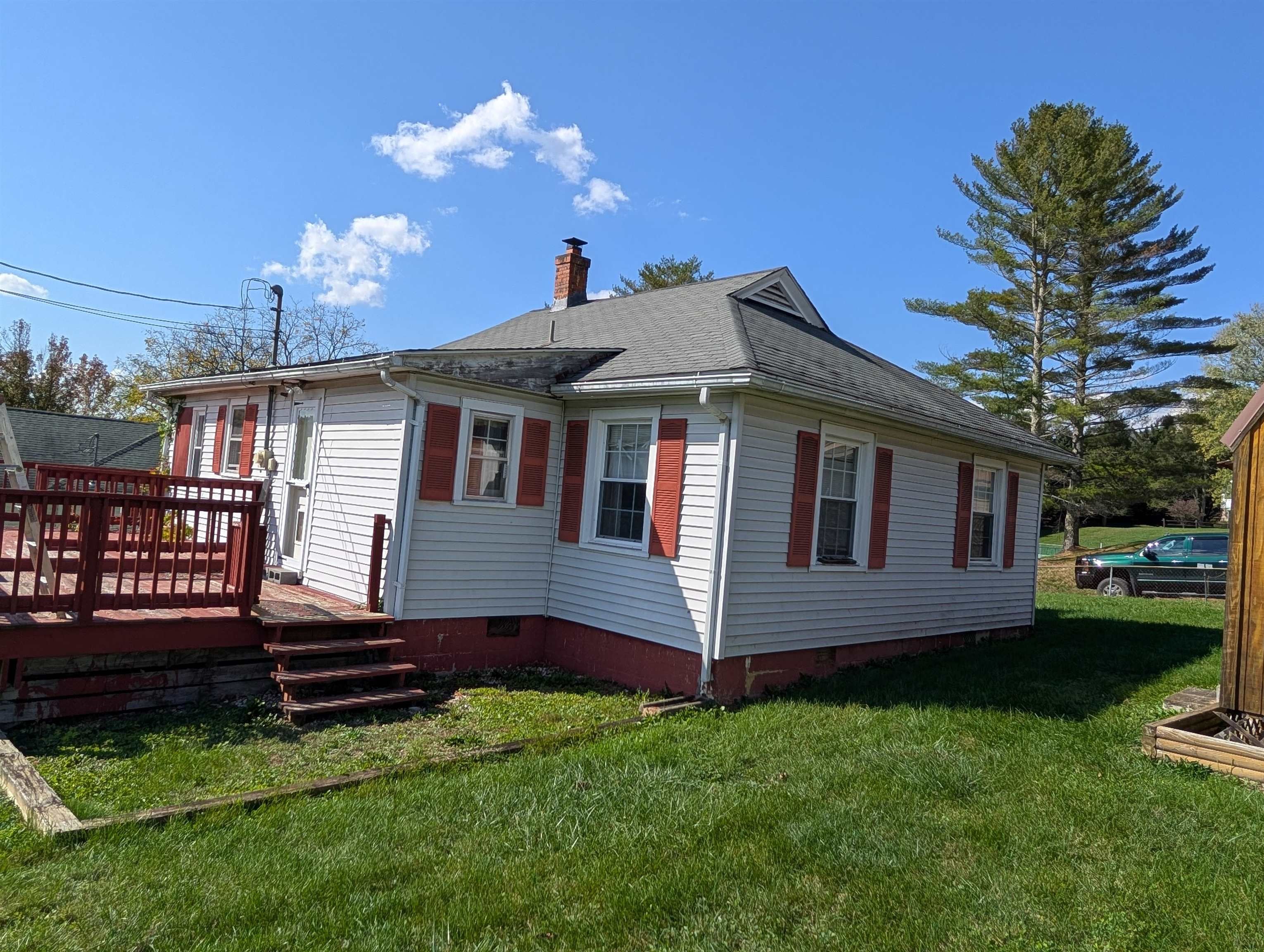 72 LONGVIEW DR