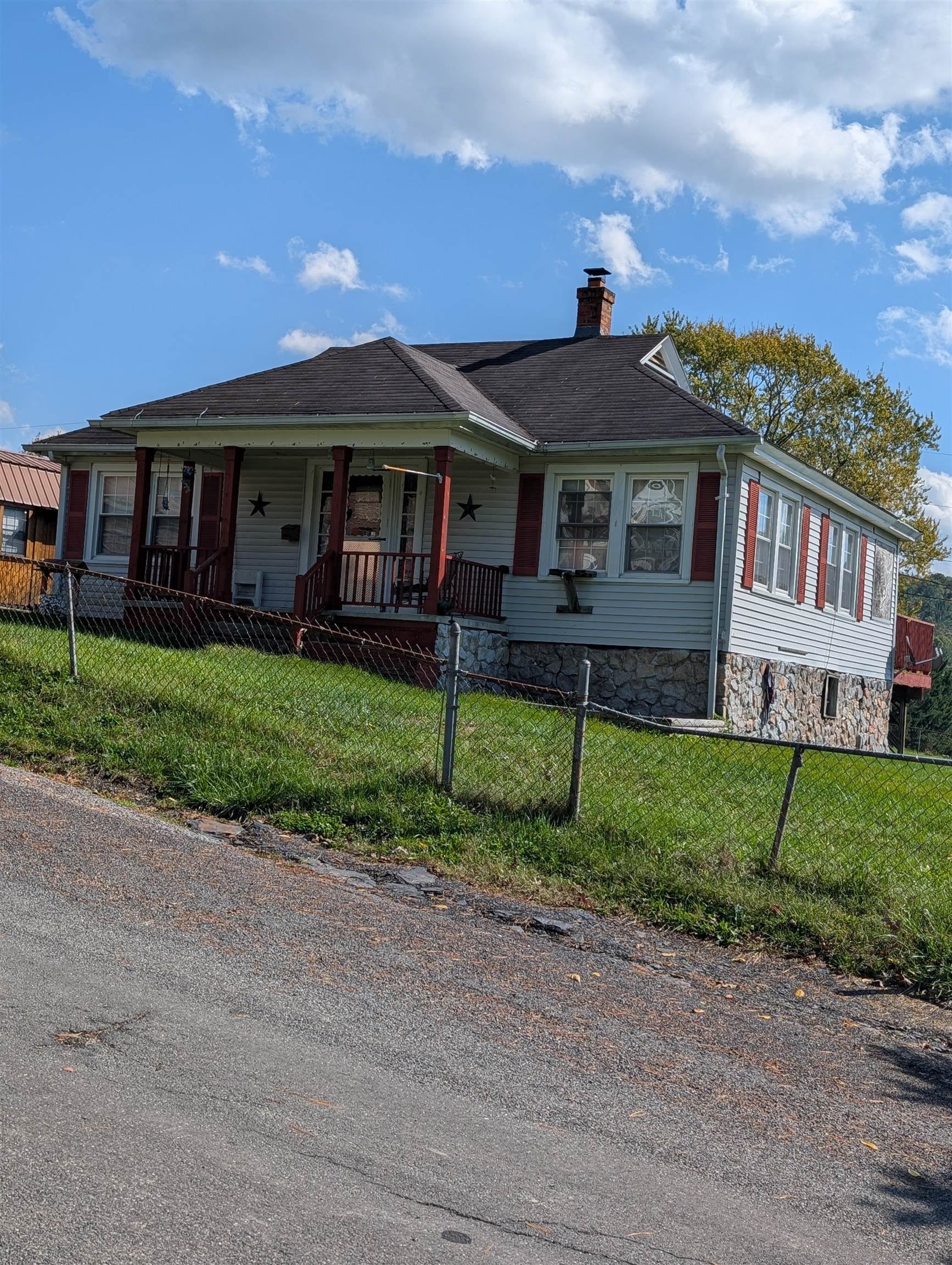 72 LONGVIEW DR