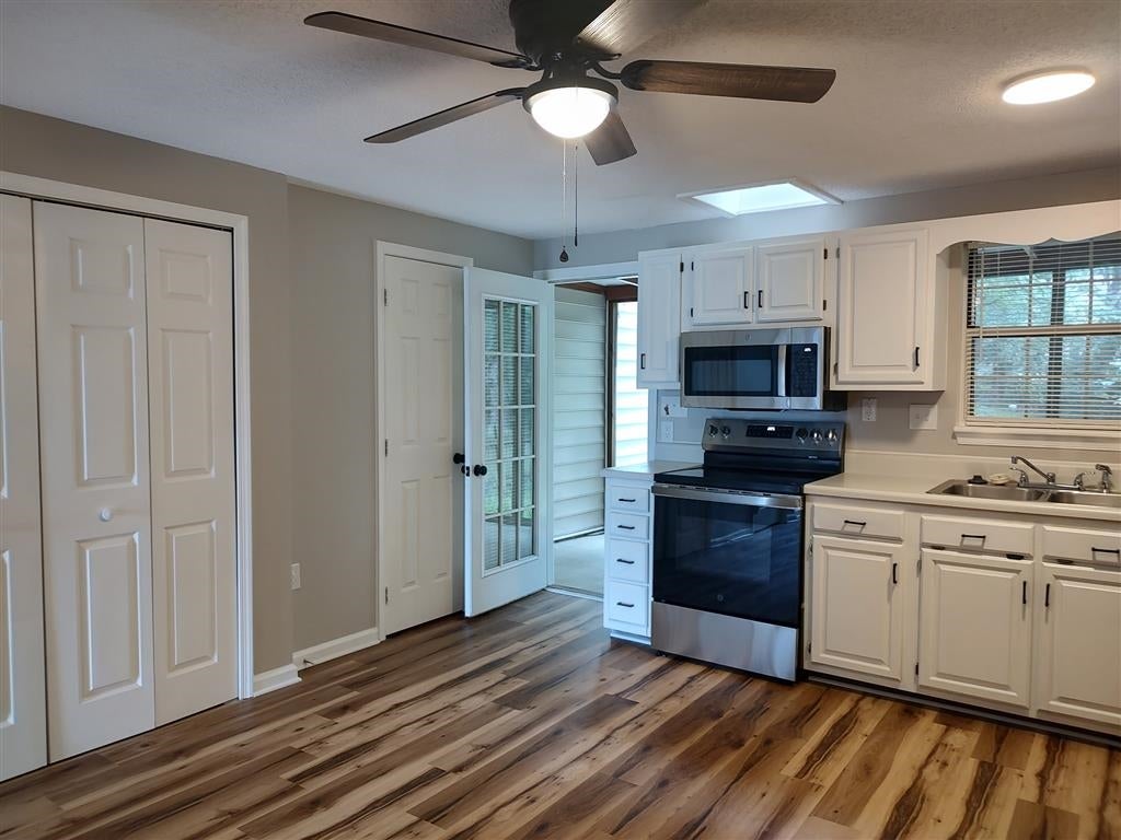 122 CINDIE LN