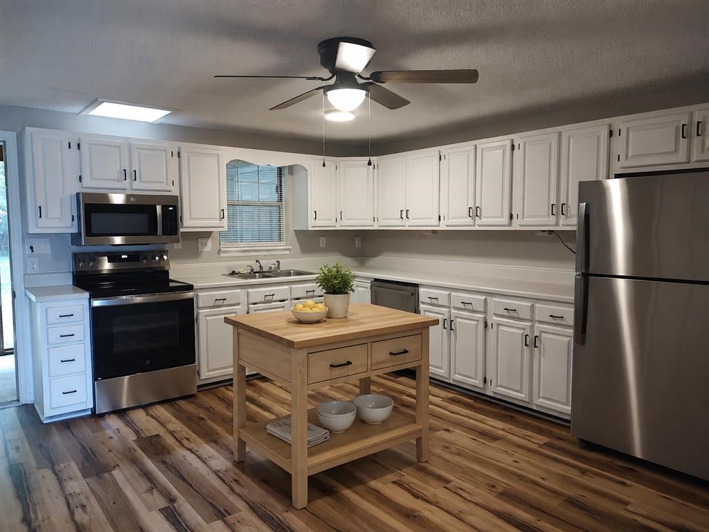 122 CINDIE LN