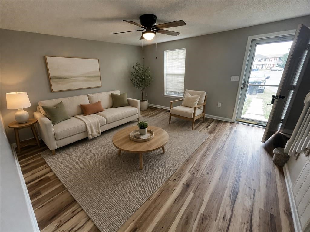 122 CINDIE LN
