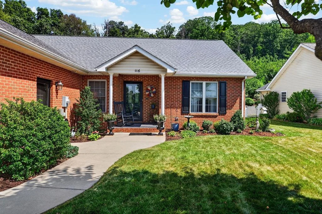 116 Red Oak Dr