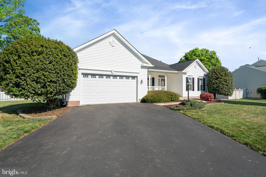 2707 GLENDAS WAY