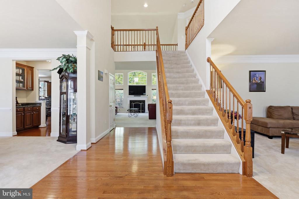 5823 DEEP CREEK DR