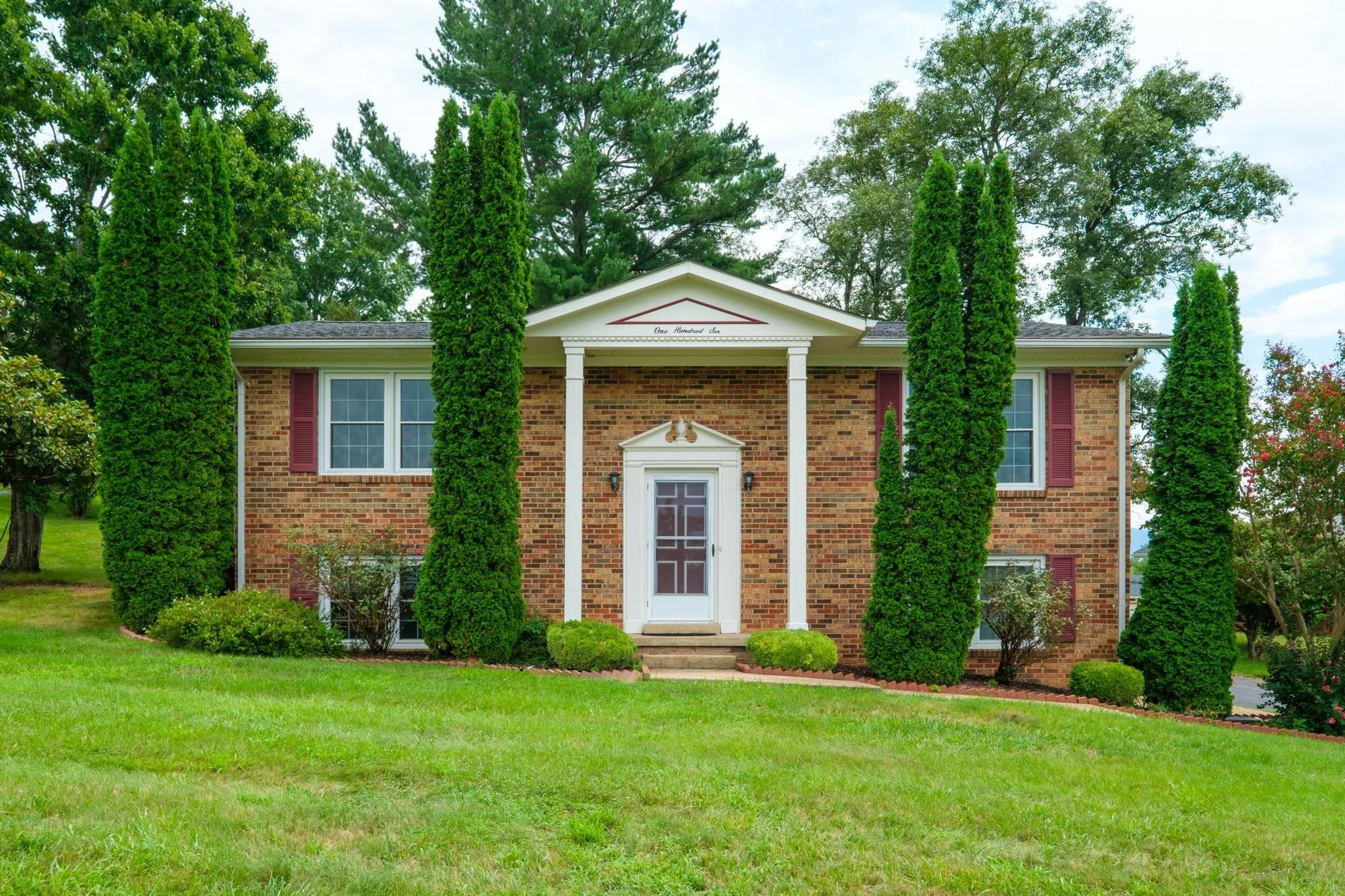 106 Hillside Ave, Elkton, VA, 22827