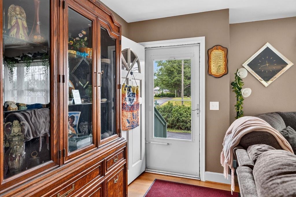 164 TINKLING SPRING RD