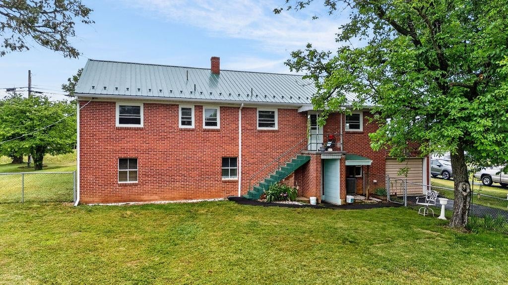 164 TINKLING SPRING RD