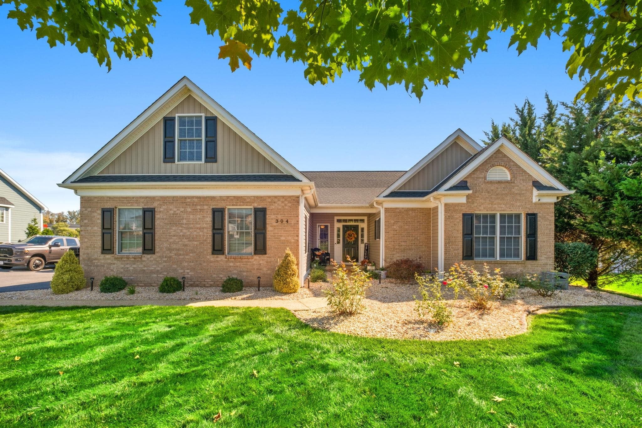 304 GRAY DR