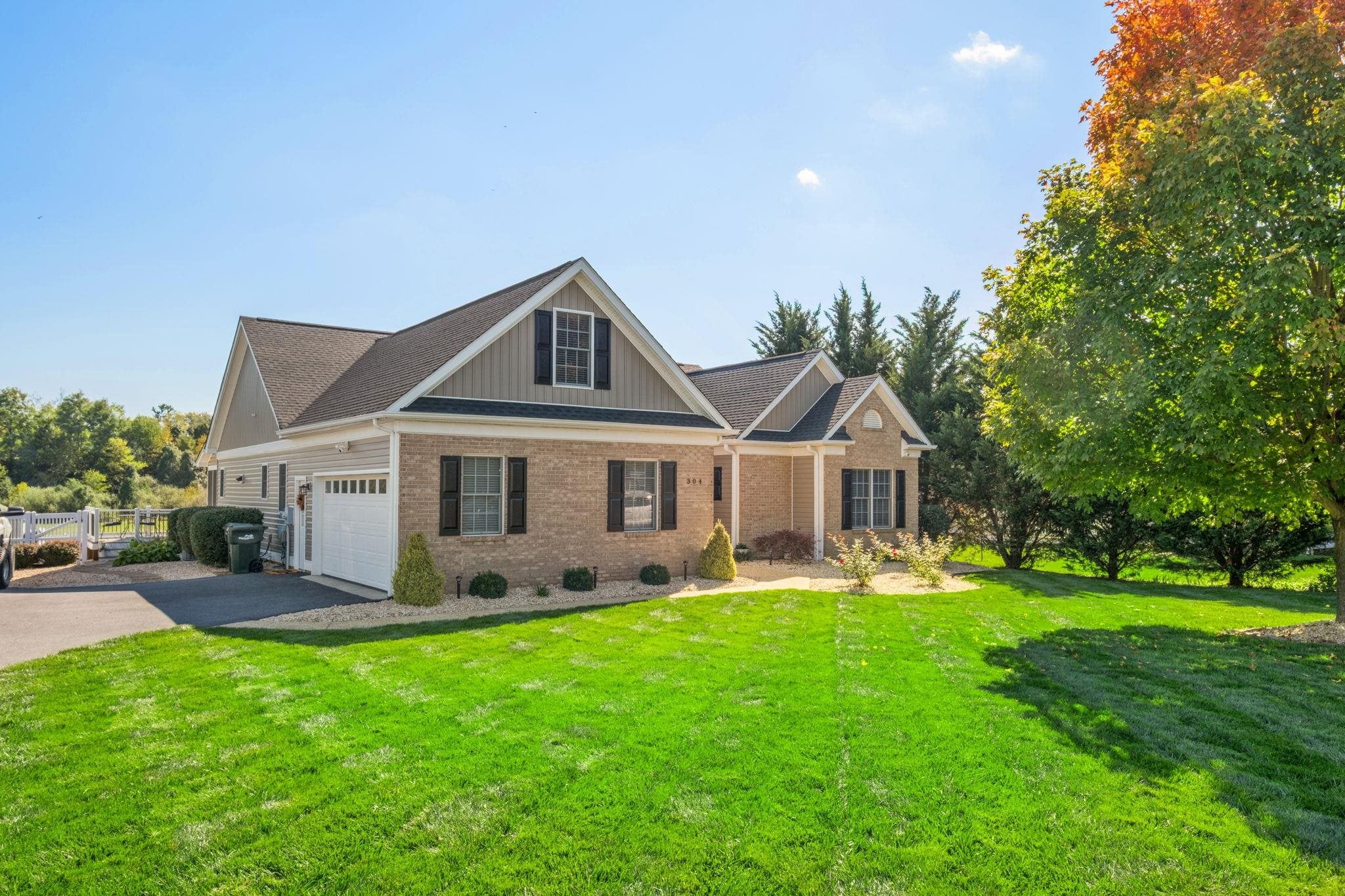 304 GRAY DR