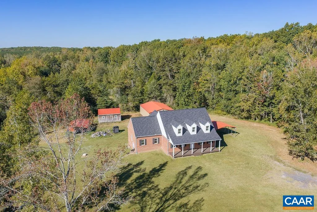 432 Twin Oaks Ln