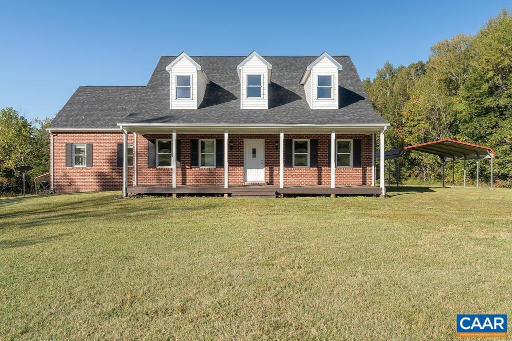 432 TWIN OAKS LN