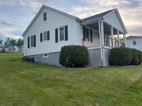 2106 POPLAR ST Staunton VA 24401