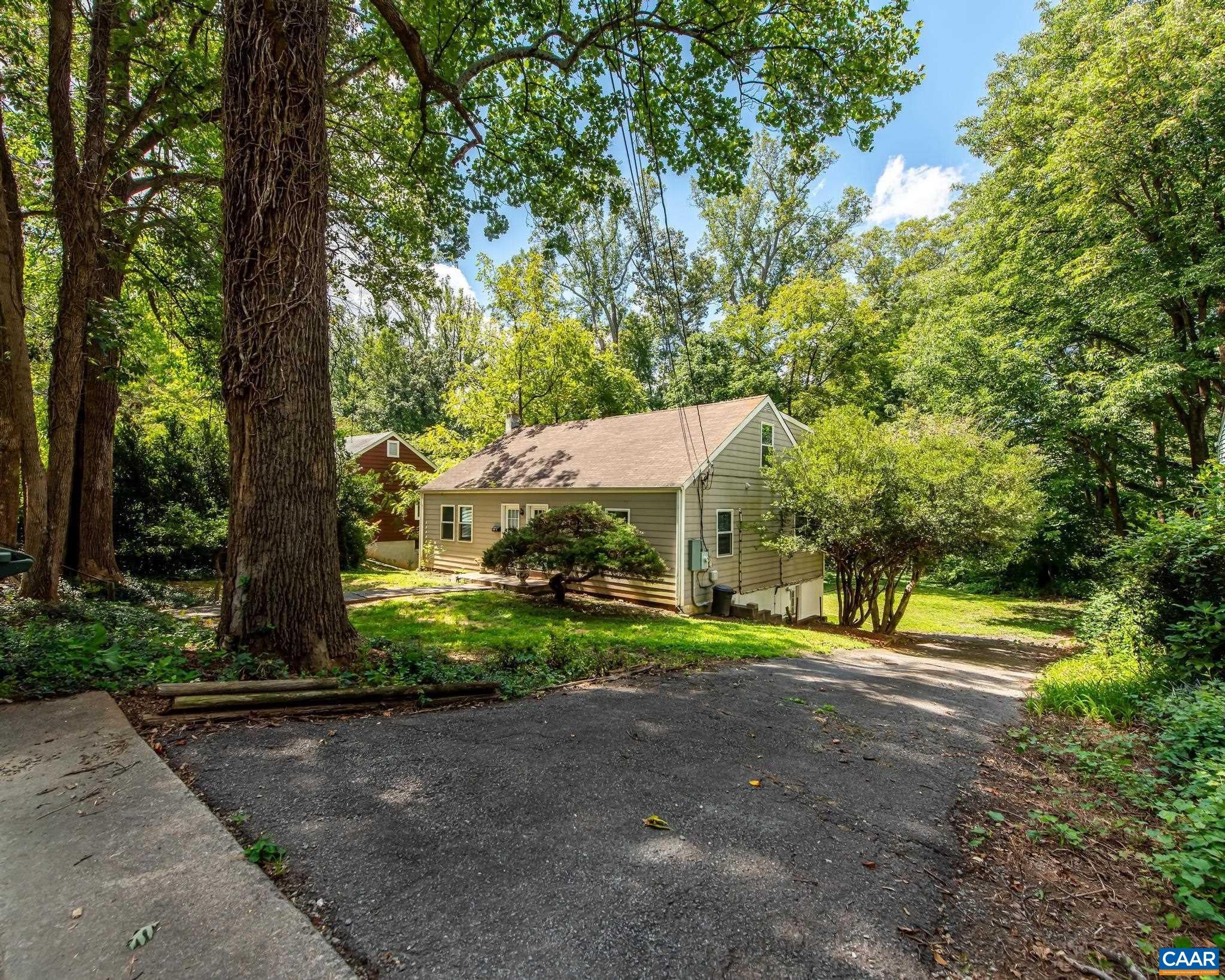 2525 WOODLAND DR A&B