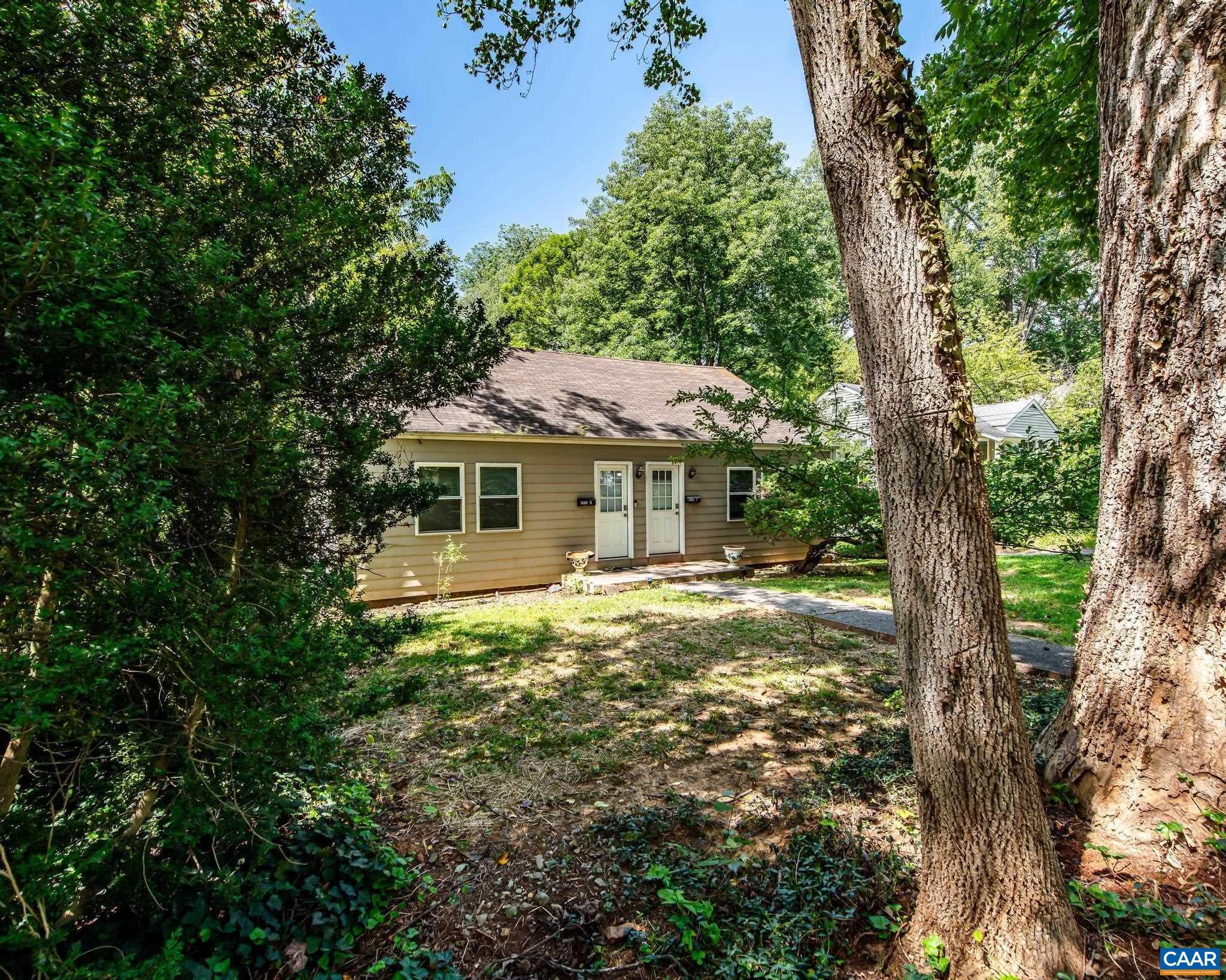 2525 WOODLAND DR A&B