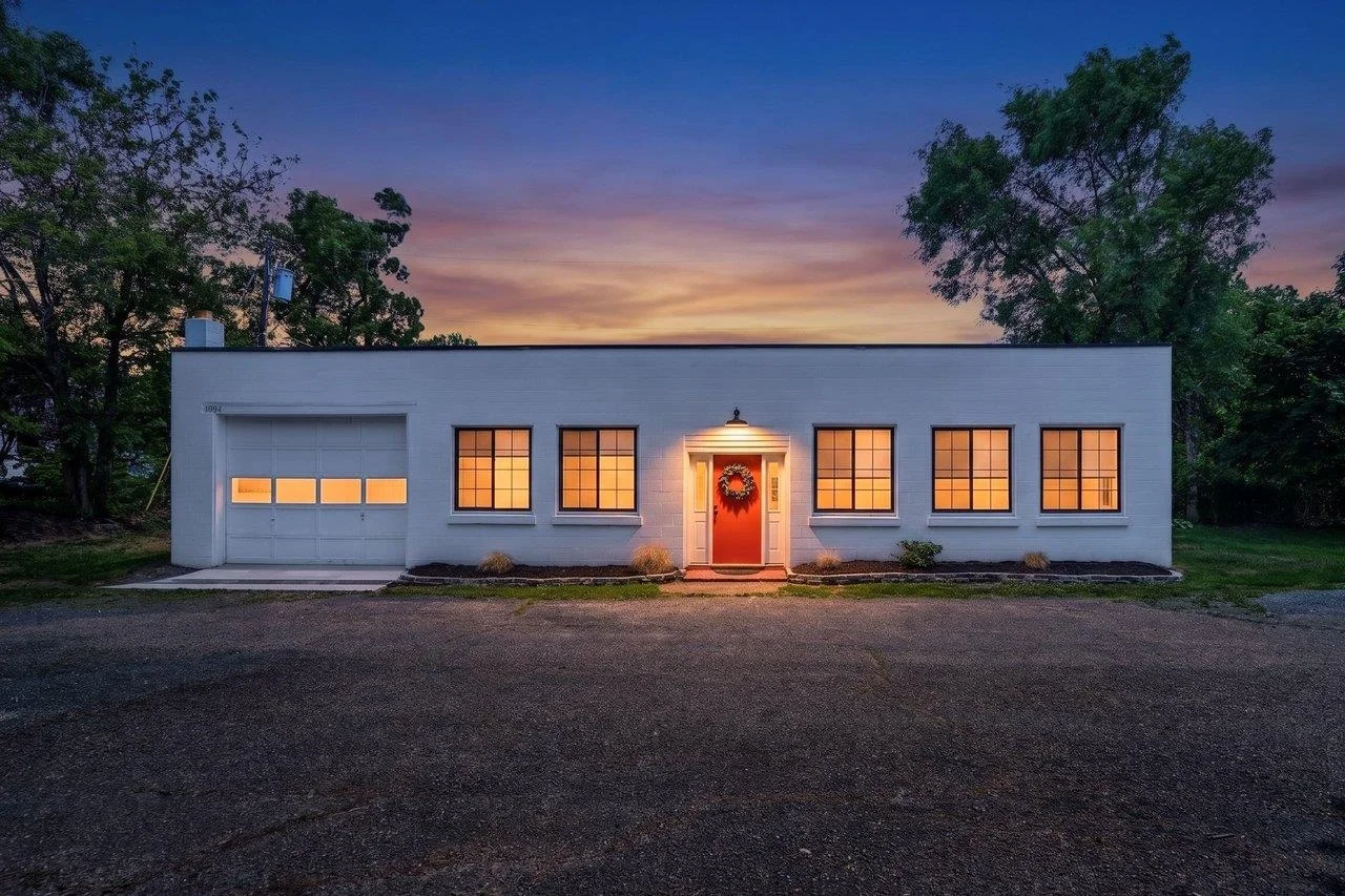 1088 College Ave