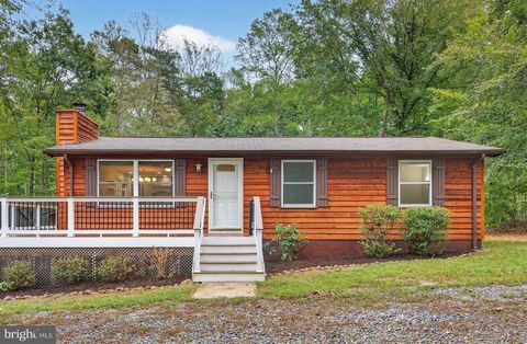 Photo of 59 Hunt Hvn, Mineral, VA 23117 (MLS # VALA2008562)