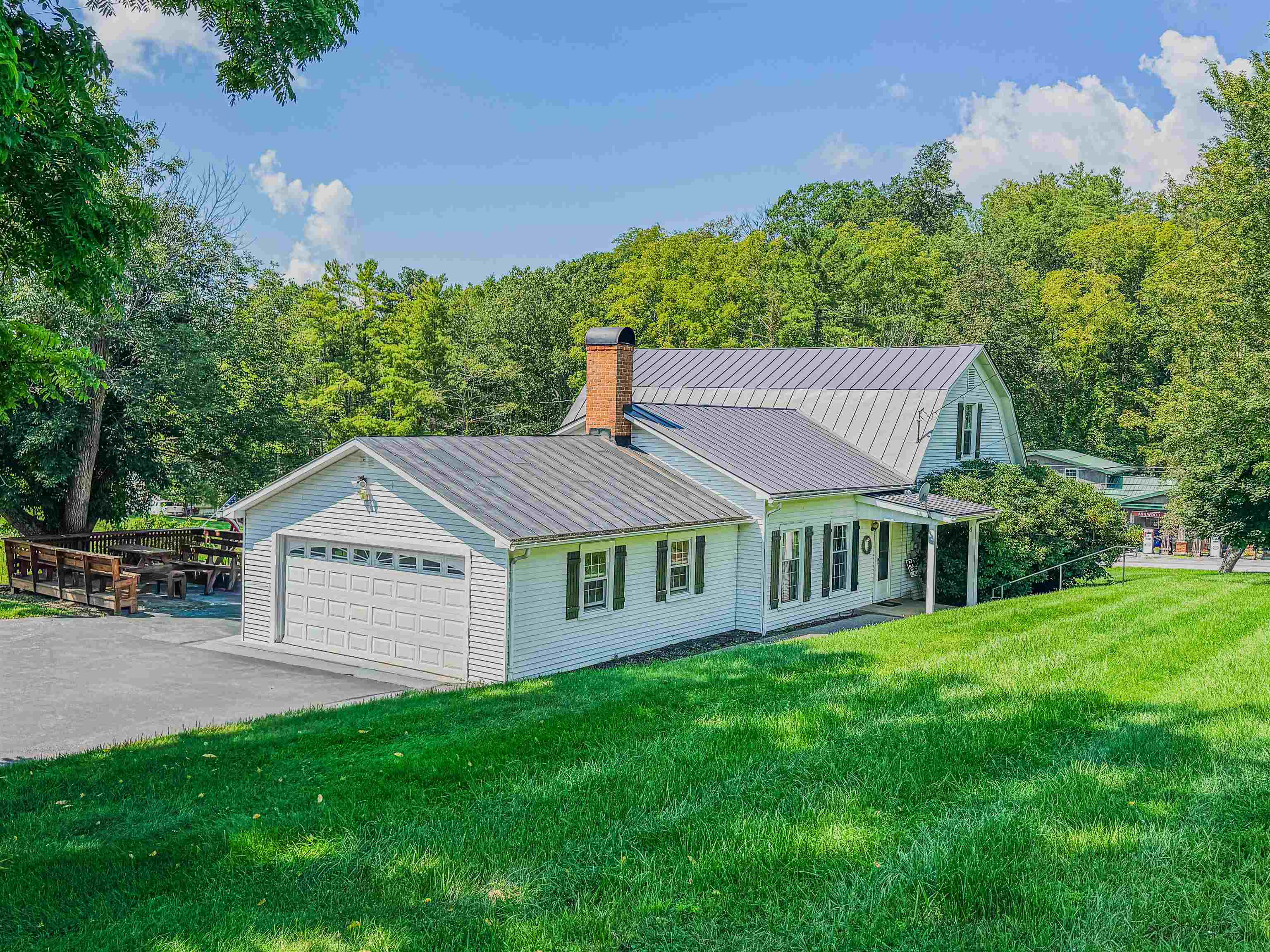5290 SAM SNEAD HWY