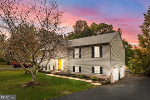 Photo of 3712 Glen Dower Dr W, Fredericksburg, VA 22408 (MLS # VASP2036908)