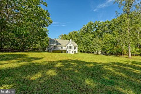 Photo of 1636 Moody Town Rd, Bumpass, VA 23024 (MLS # VALA2008682)