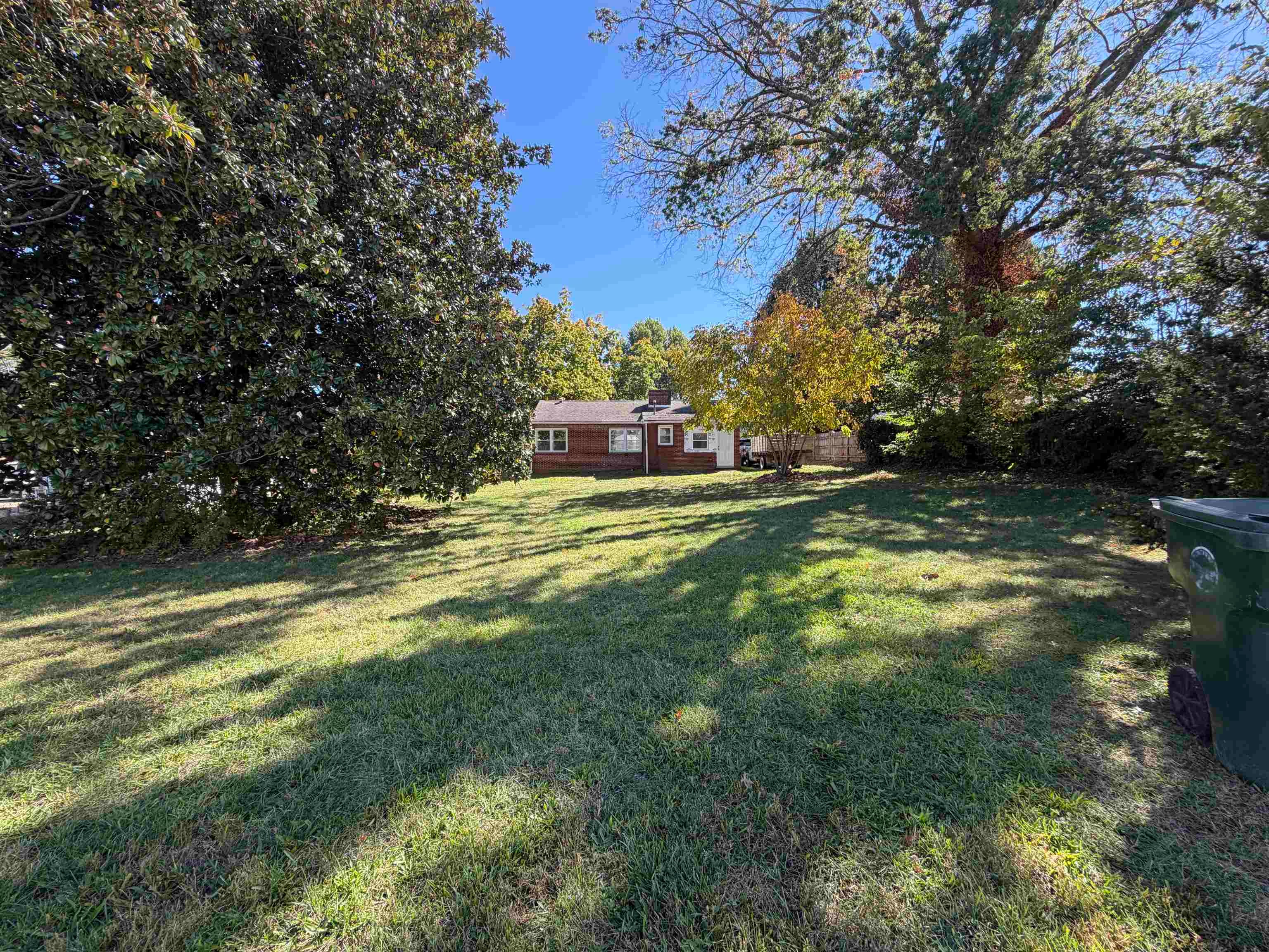 207 SKYLAND AVE