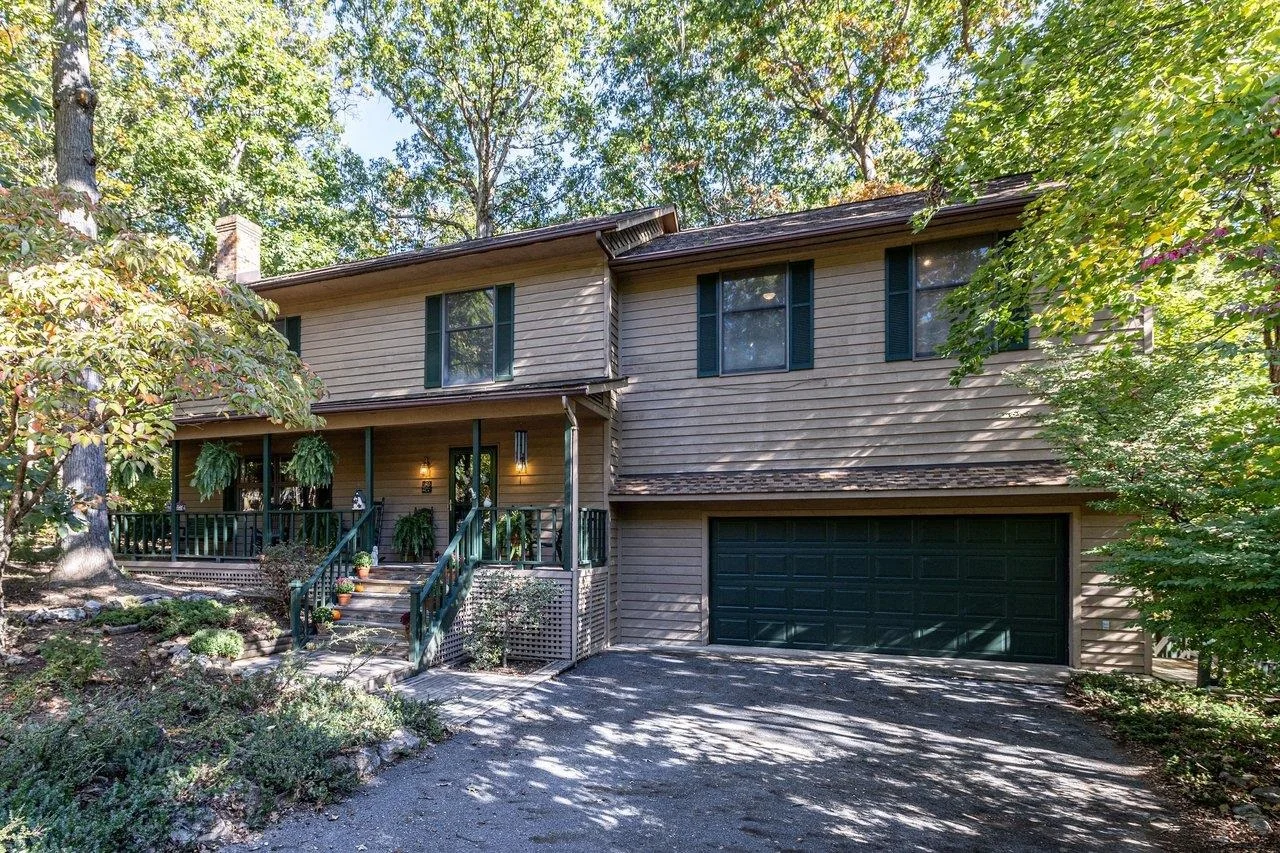 2504 Mountain Dr