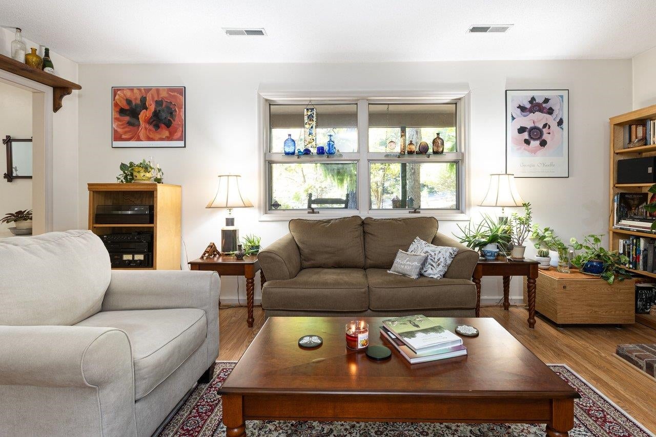 2504 MOUNTAIN DR