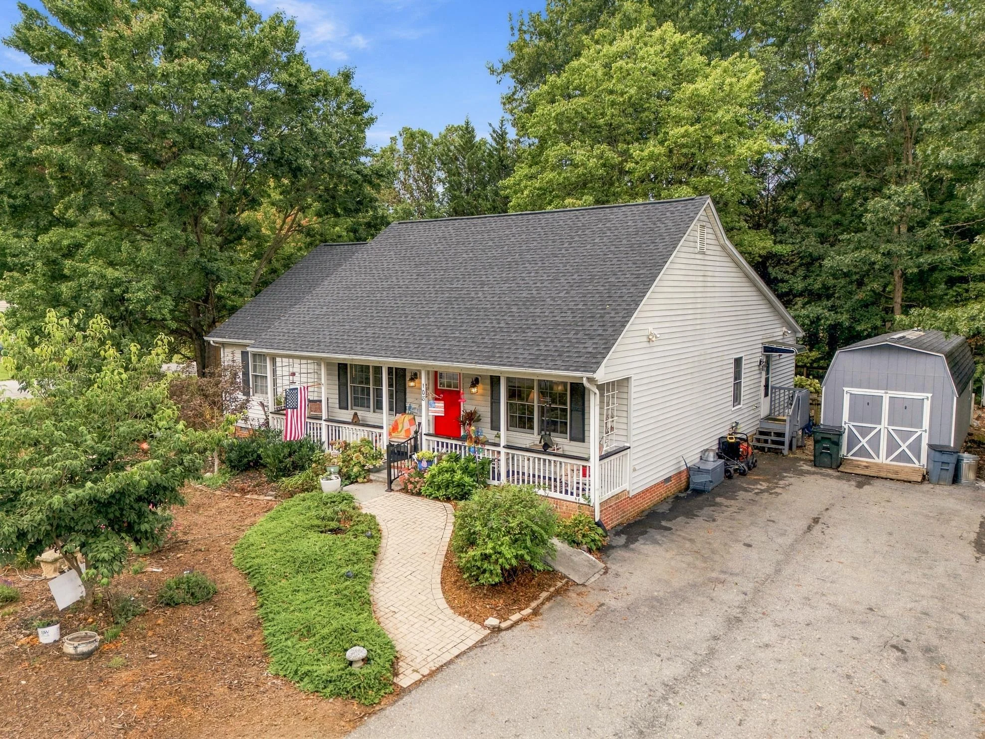 108 Canton Ln