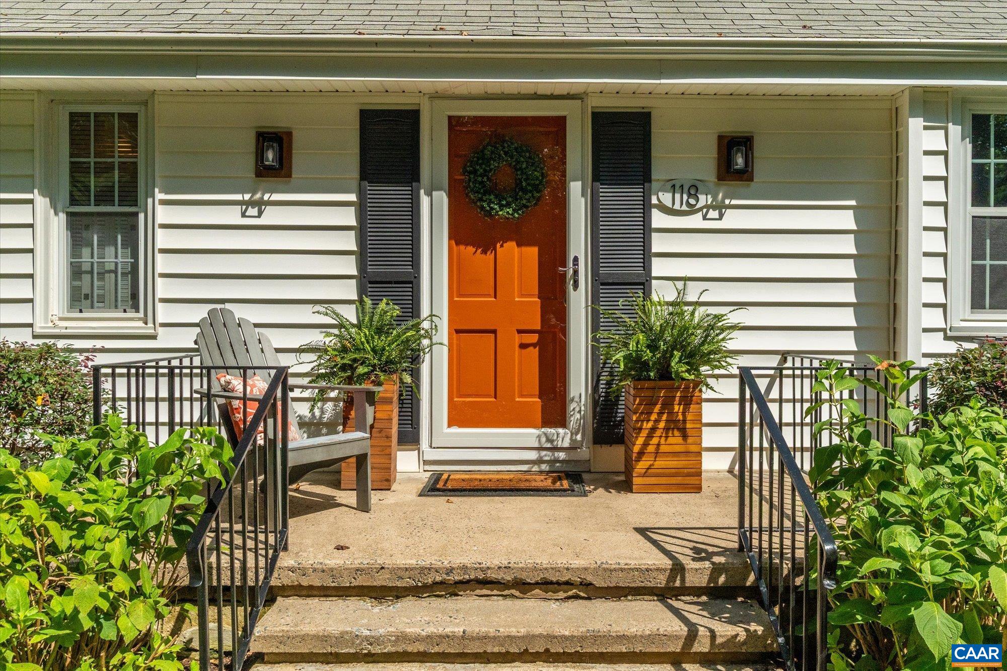 118 WOODSTOCK DR