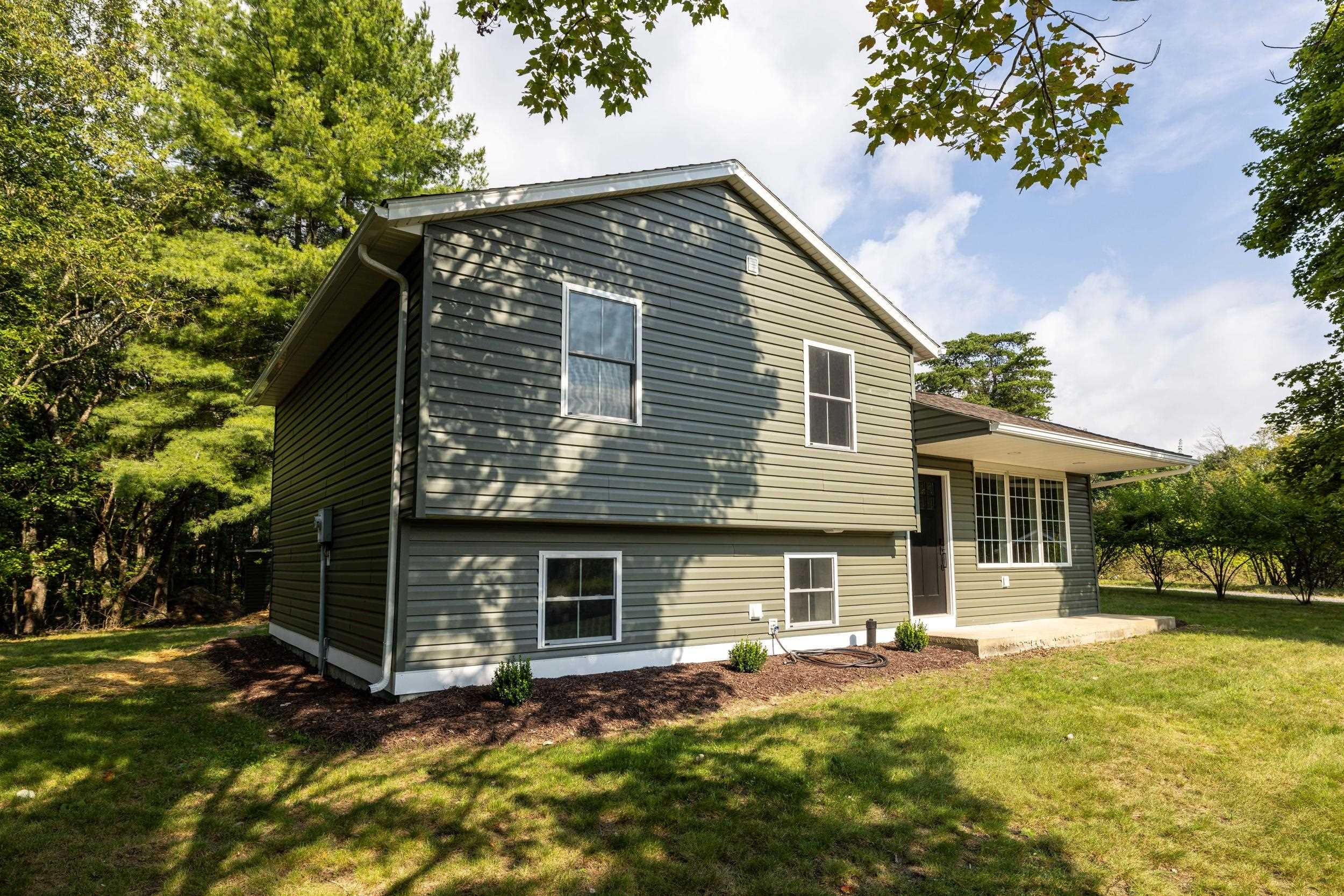 451 HIGH LN