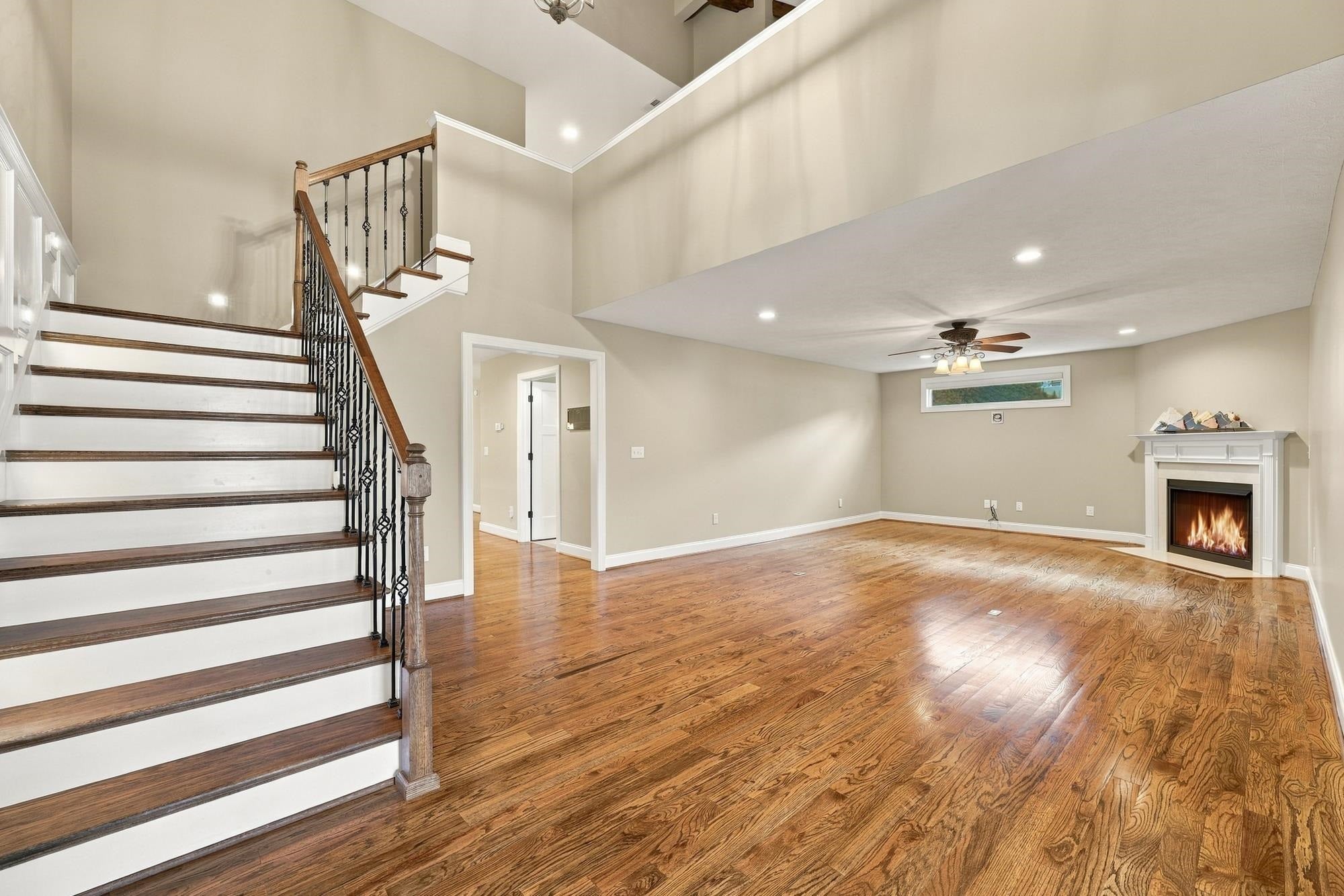 418 COLLINSWOOD DR